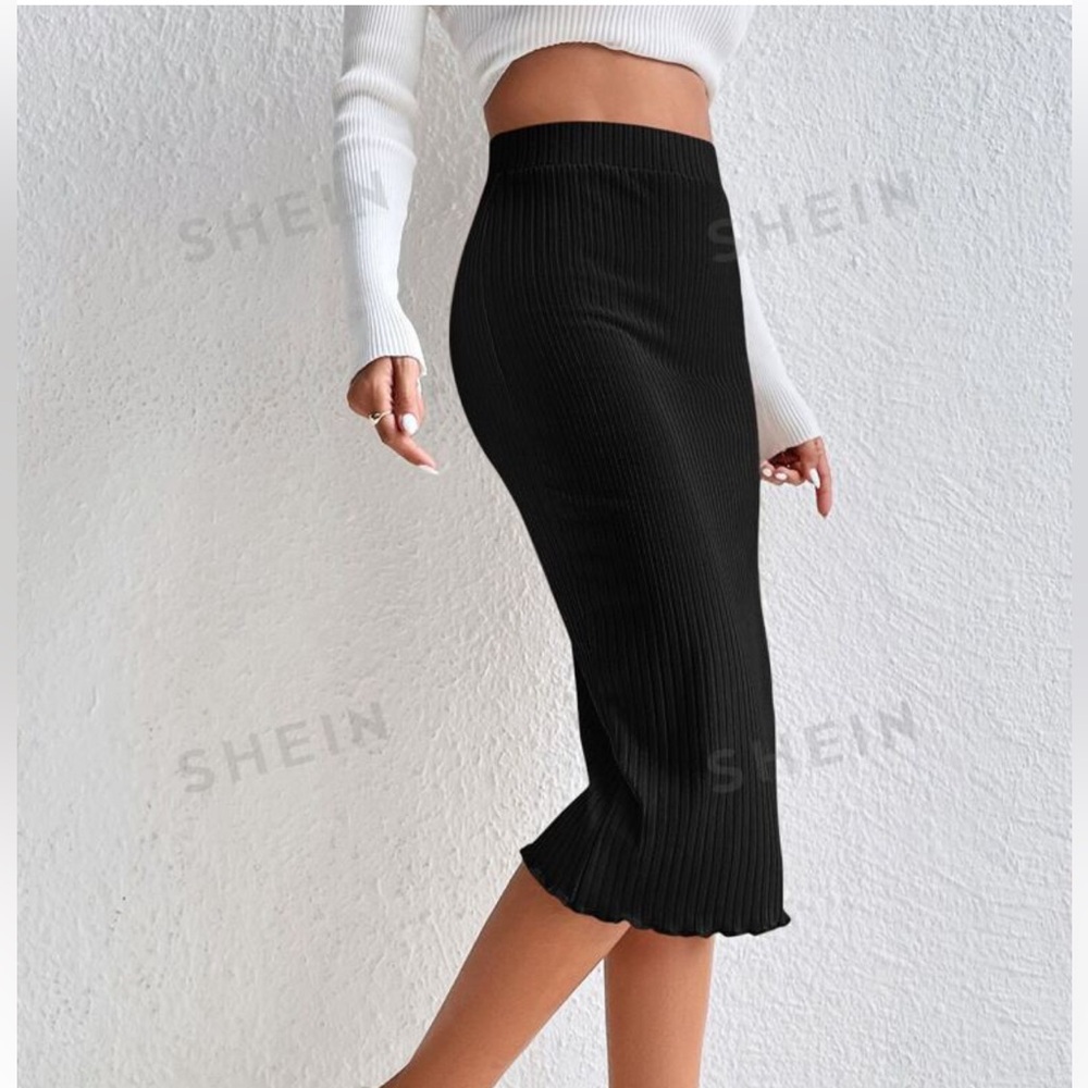 MIDI BLACK SKIRT SIZE SMALL